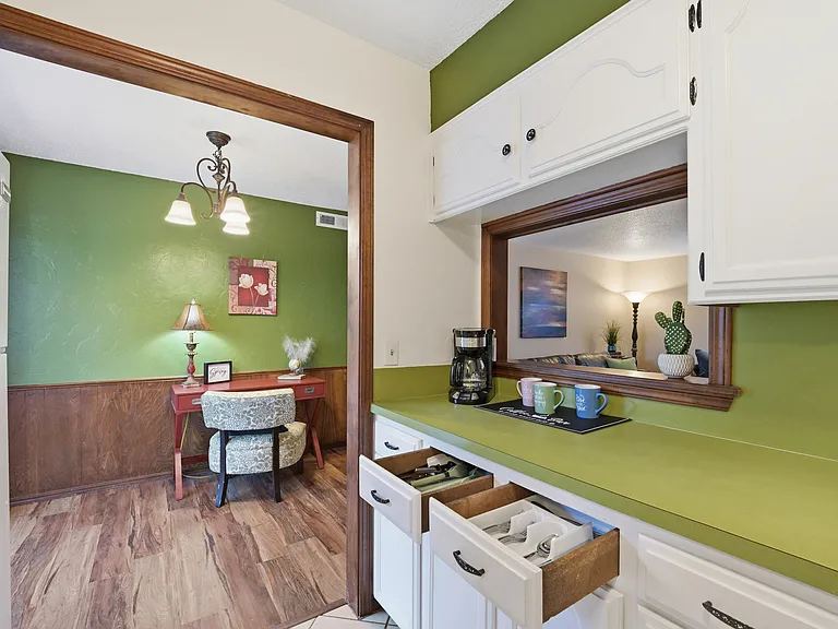 11307 N May Ave #D — Photo 13