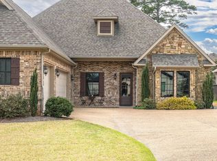 260 Arlington Park Dr, Hot Springs, AR 71901