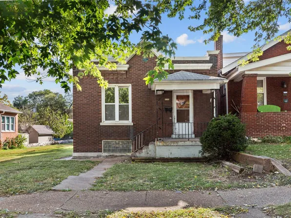 4142 Walsh St, Saint Louis, MO 63116