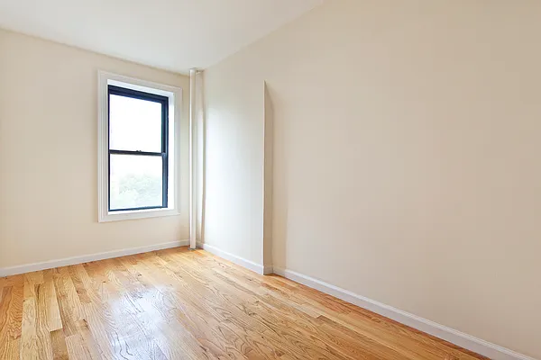 Rented by R New York | media 50