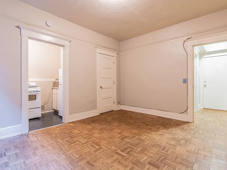 El Mondo Apartments — Photo 6
