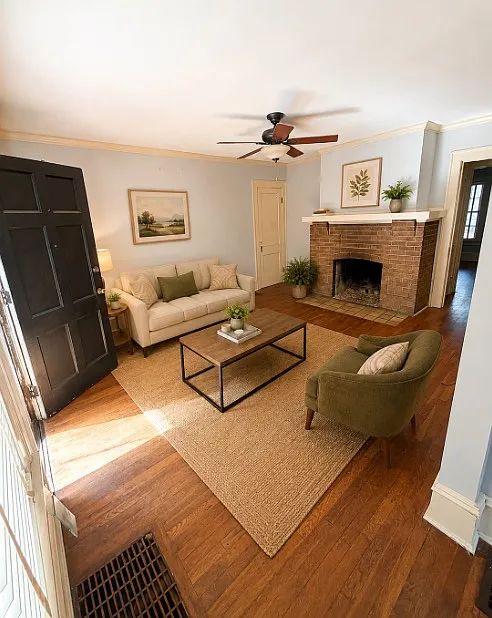 2 bed, 1100 sqft, $2,050 — Photo 2