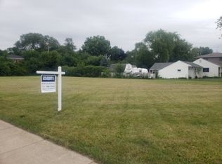 617 N Wilke Rd, Arlington Heights, IL 60005