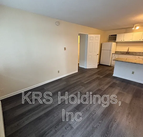 605 W Ocean View Ave #11 — Photo 1