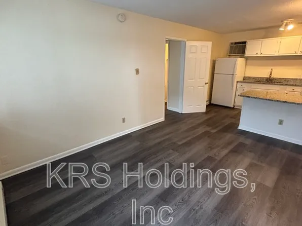 605 W Ocean View Ave APT 11, Norfolk, VA 23503