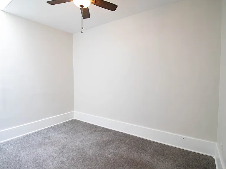 595 King St #10 — Photo 5