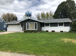 1421 Quinnette Ln, De Pere, WI 54115