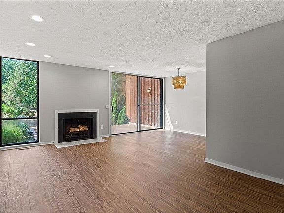 4th image of 4999 Chuckleberry Ln #6