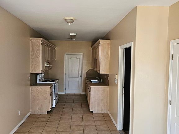 3rd image of 2413 North Cir #4