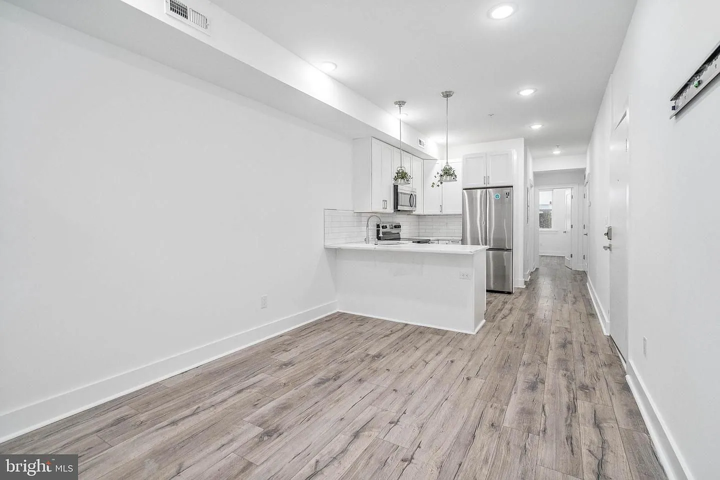 2 bed, 1.0 bath, 1140 sqft, $1,400 — Photo 4