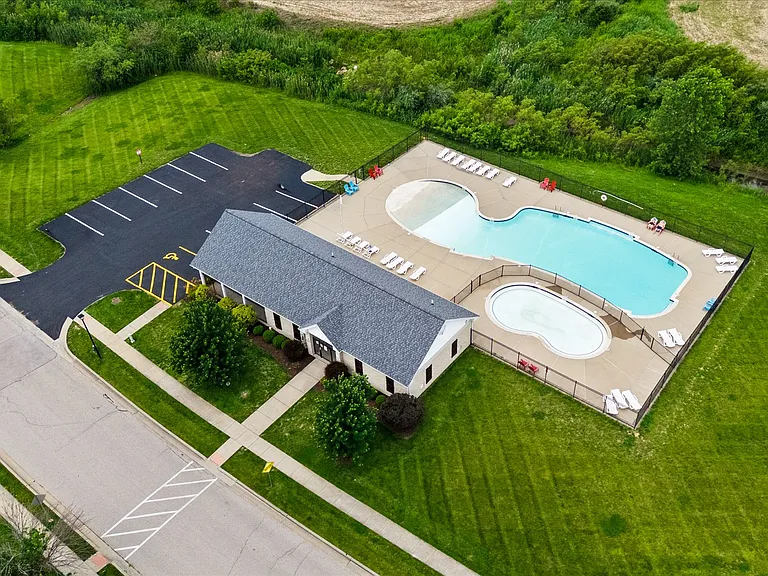 708 Harbor Woods Dr #C — Photo 24