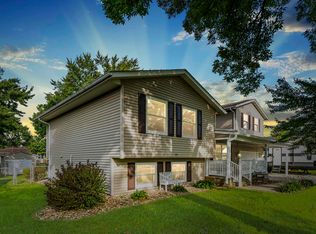 860 Juniper Dr, Waterloo, IA 50702
