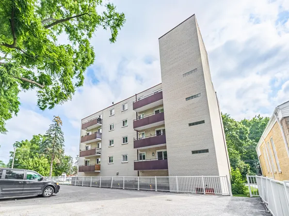 140 Kent St #74, Whitby, ON L1N 4X9