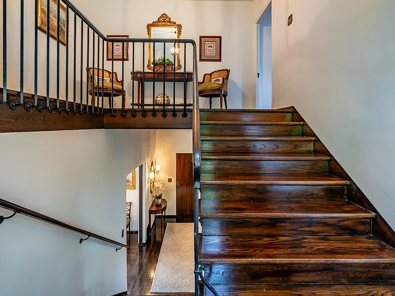 1098 Golf Rd — Photo 32
