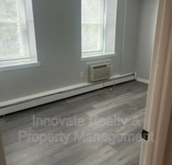 29 E Logan Ave #11 — Photo 10