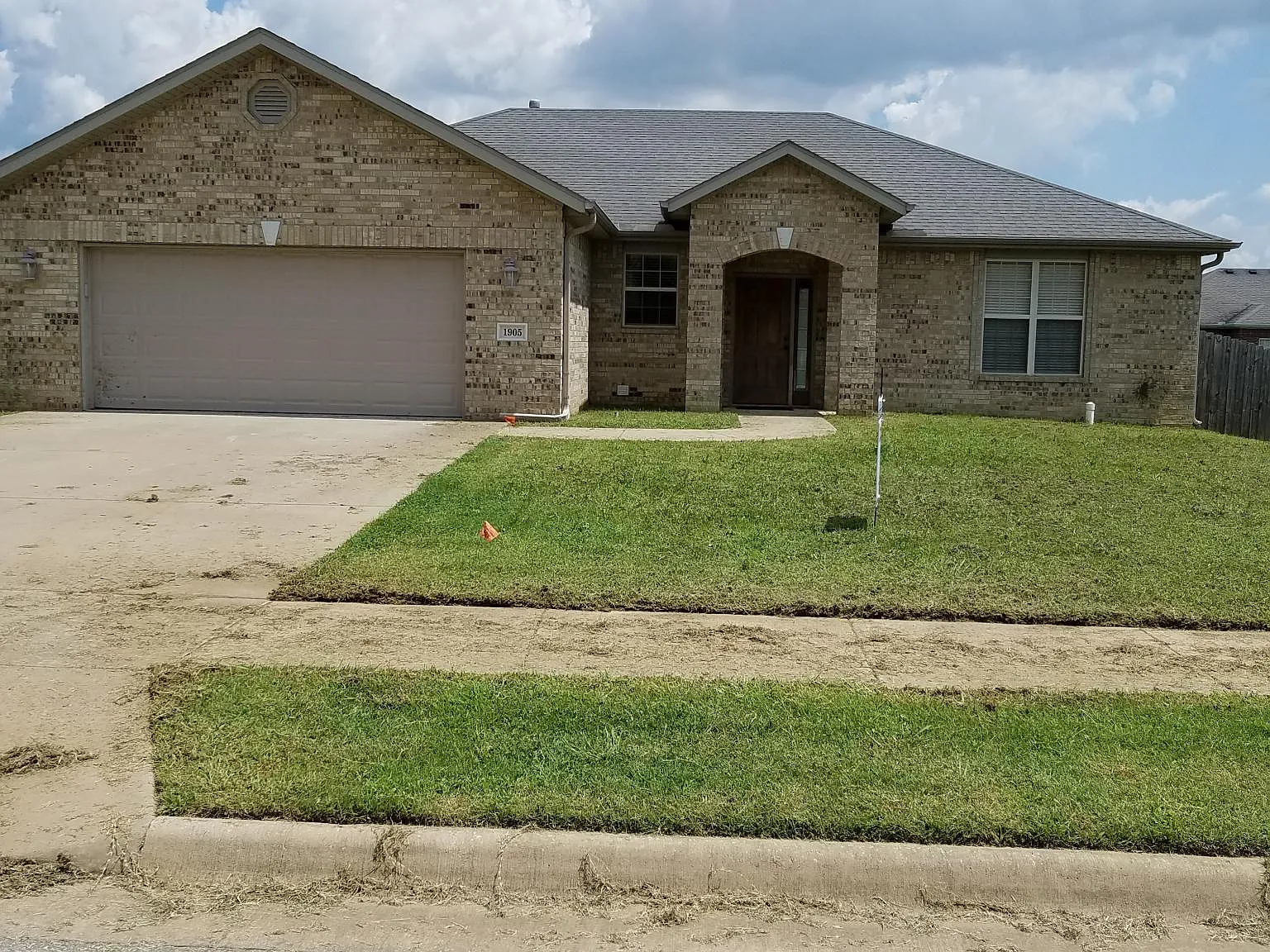 3 bed, 1810 sqft, $1,750 — Photo 1