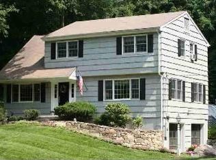 71 Longview Dr, Ridgefield, CT 06877