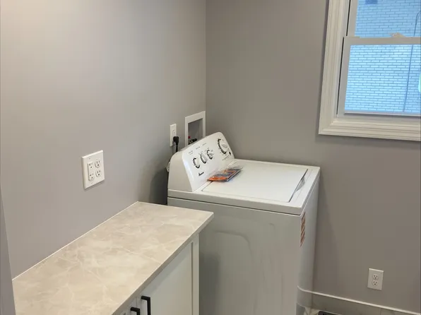9010 Maple St, Pittsburgh, PA 15239