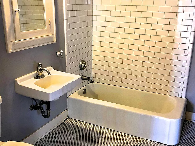 2440 N Pierce St #A — Photo 11