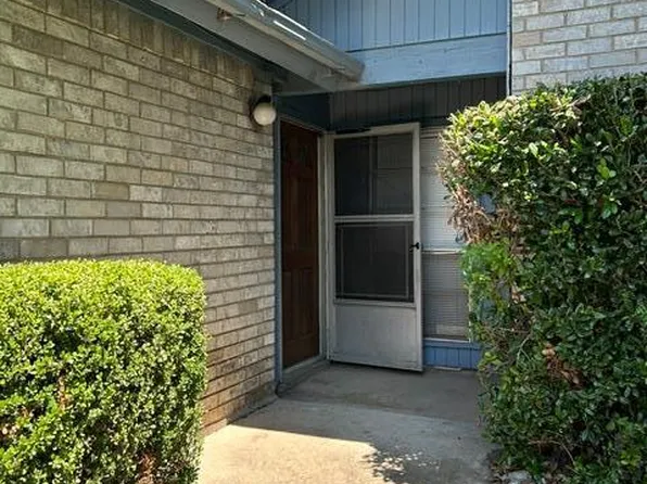 518B Tomahawk Trl, Kerrville, TX 78028