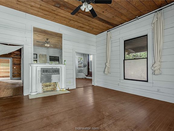 4th image of 202 S Sterling Ave