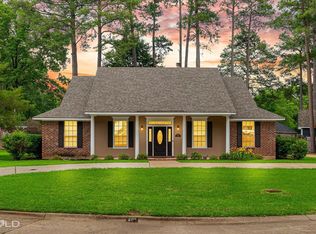 201 Club House Cir, Benton, LA 71006