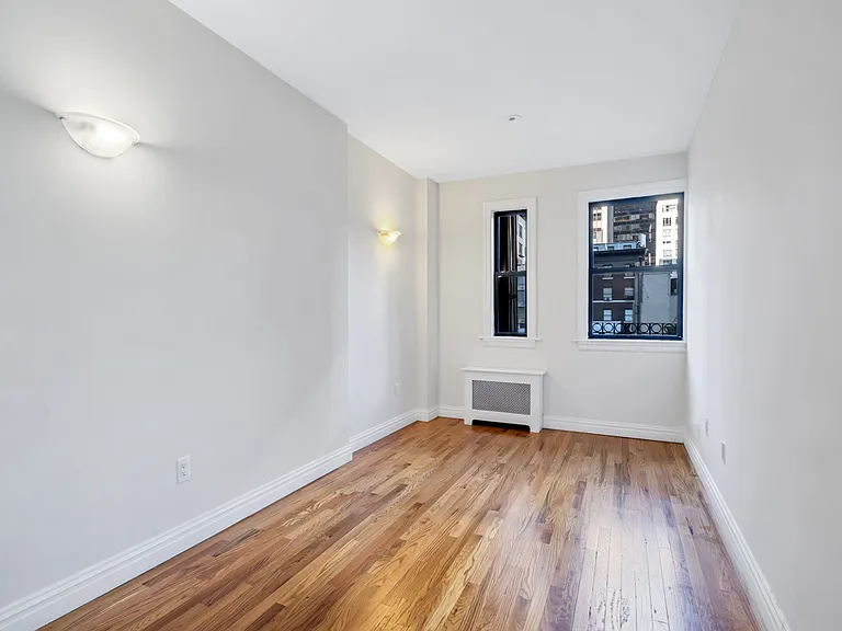 37 W 54th St #PHB — Photo 8