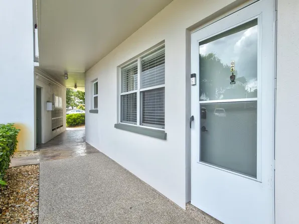 4440 Ironwood Cir APT 106D, Bradenton, FL 34209