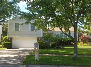 909 Chaucer Way, Buffalo Grove, IL