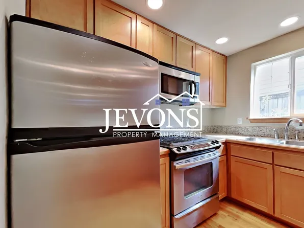 13721 Greenwood Ave N #A, Seattle, WA 98133