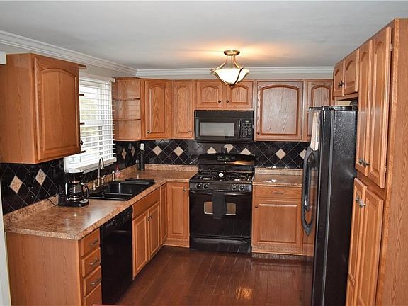 2nd image of 8039 Crockett Dr