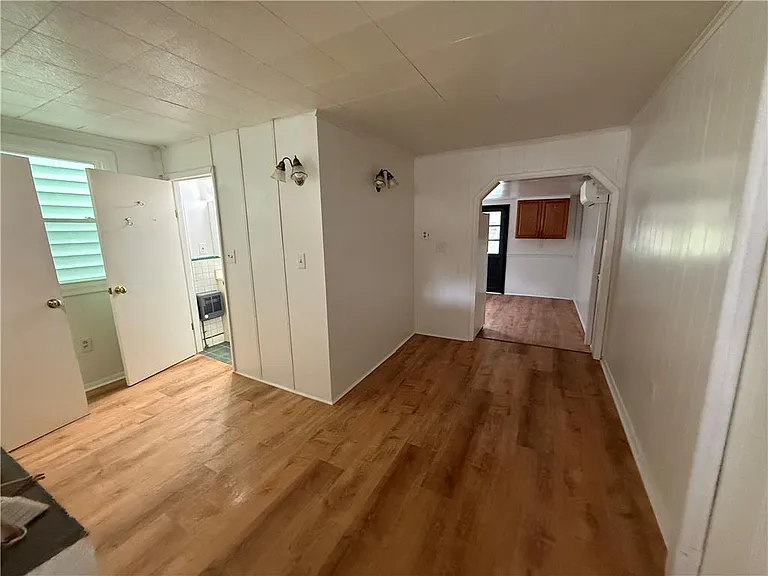 1436 Poplar St — Photo 4