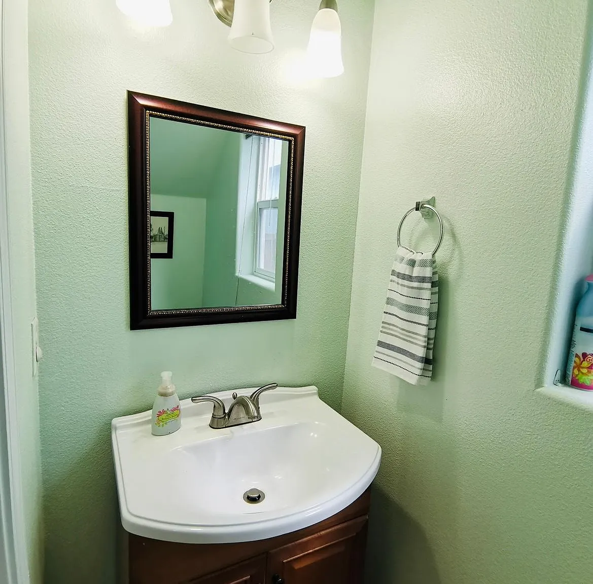 8614 N Endicott Ave — Photo 2