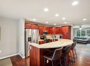 5367 Quarry Hill Dr, Fitchburg, WI 53711