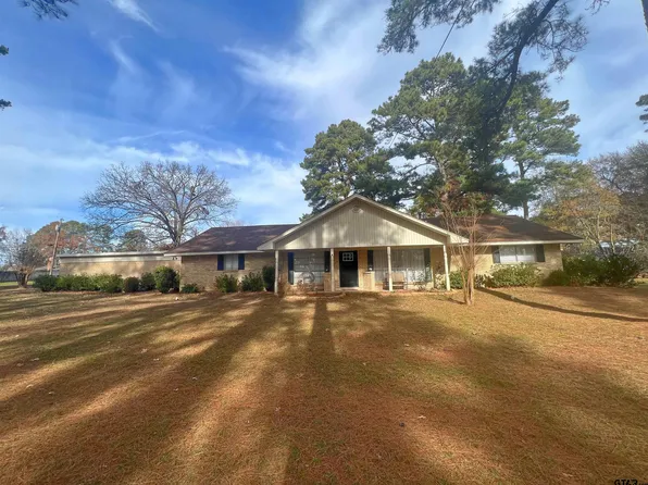 1408 E Rutledge Ave, Daingerfield, TX 75638