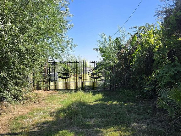 2nd image of 3541 Howsley Rd