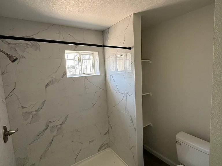 6006 S 5th Ave — Photo 9