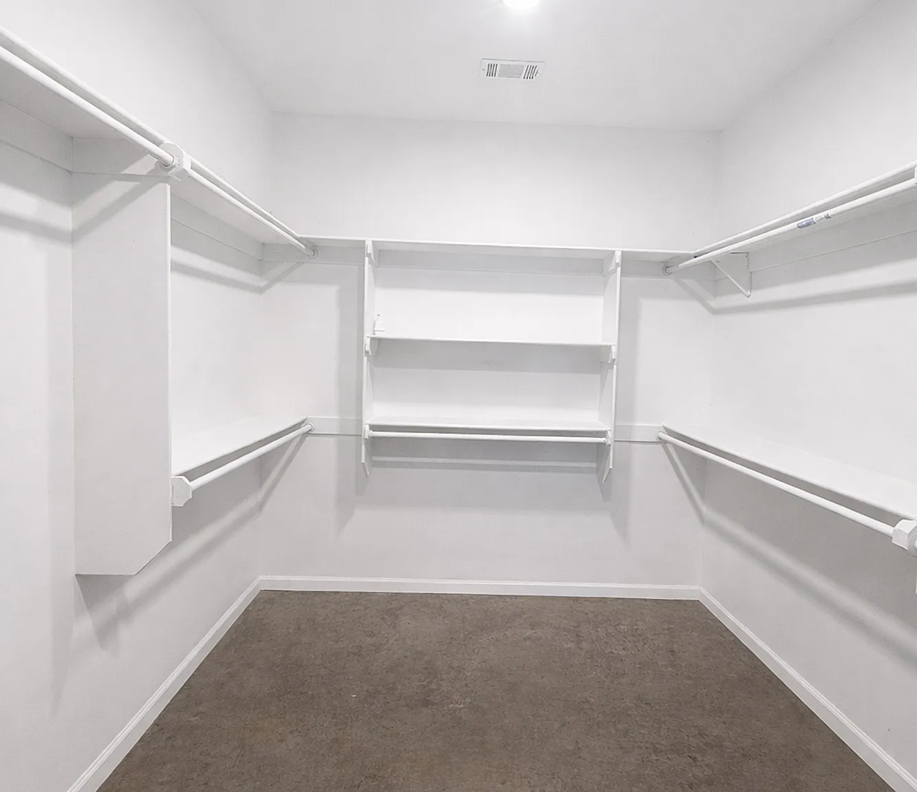 322 East Maple Street - B — Photo 2