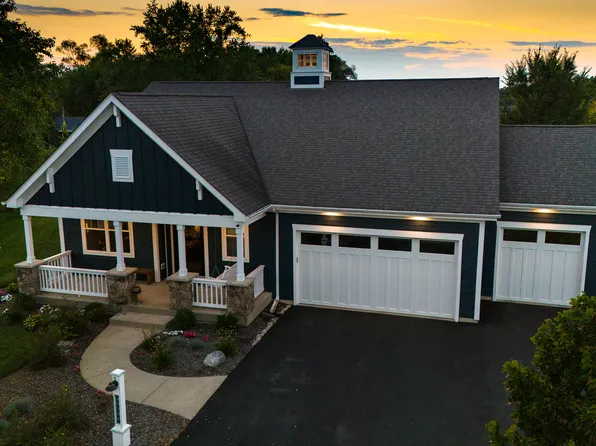 40580 N North Newport Dr, Antioch, IL 60002