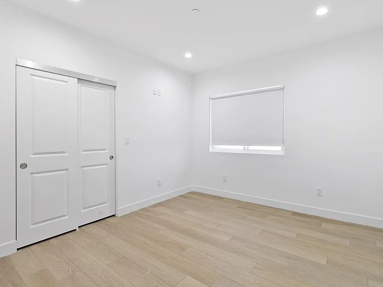 10609 S Inglewood Ave — Photo 15