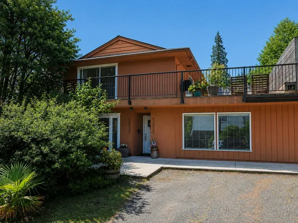 6440 Douglas St, West Vancouver, BC V7W 2G2