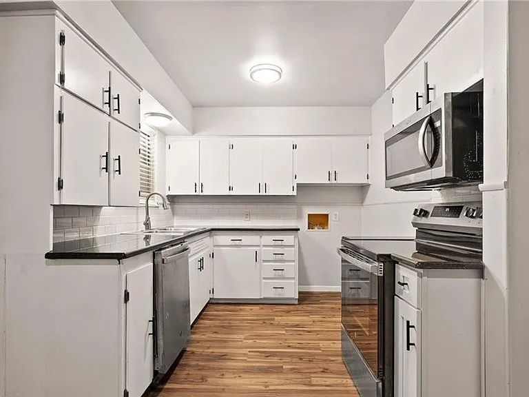 809 Shady Ln — Photo 3
