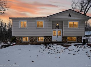 2347 Houser Rd, Holly, MI 48442