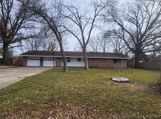 902 N Ross Ave, Dewey, OK 74029