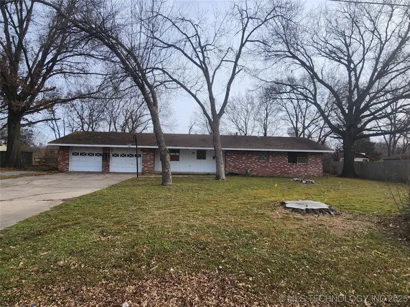 902 N Ross Ave, Dewey, OK 74029