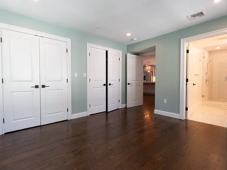 27 Suffolk St #3 — Photo 12