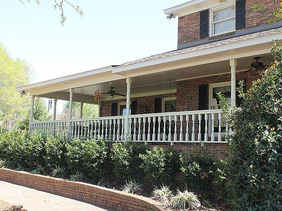 3rd image of 133 Tall Pines Rd
