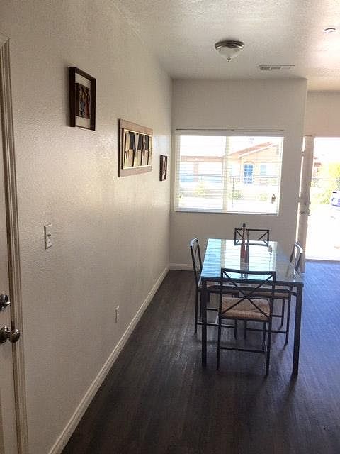2nd image of 827 Vista Meadow Ln