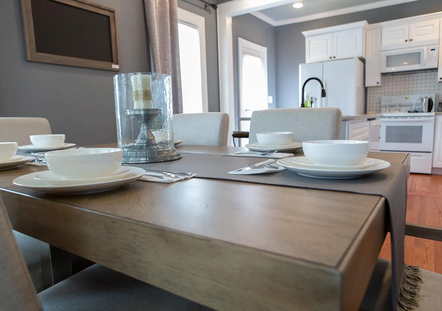 Furnished And Completely Renovated 3 Bed/2 Bath Craftsman Bungalow In Burlington's Historic District — Photo 3