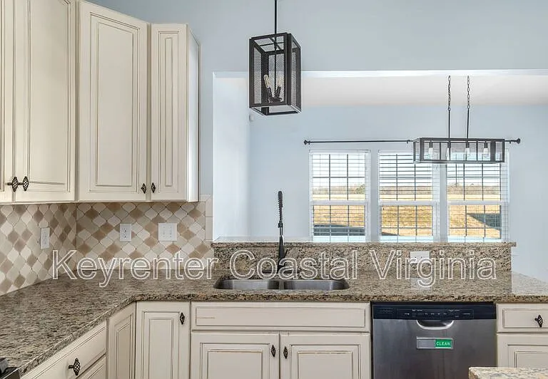 331 Spring Hill Pl — Photo 4